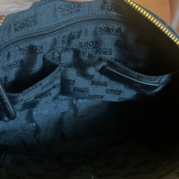 MICHAEL KORS MACKENZIE BLACK PEBBLED LEATHER SATCHEL - Picture 10 of 15